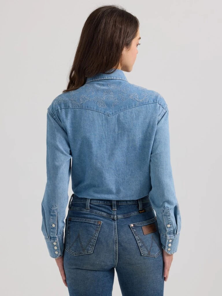 Wrangler Women's Retro Western Denim Vintage Snap Long Sleeve Shirt