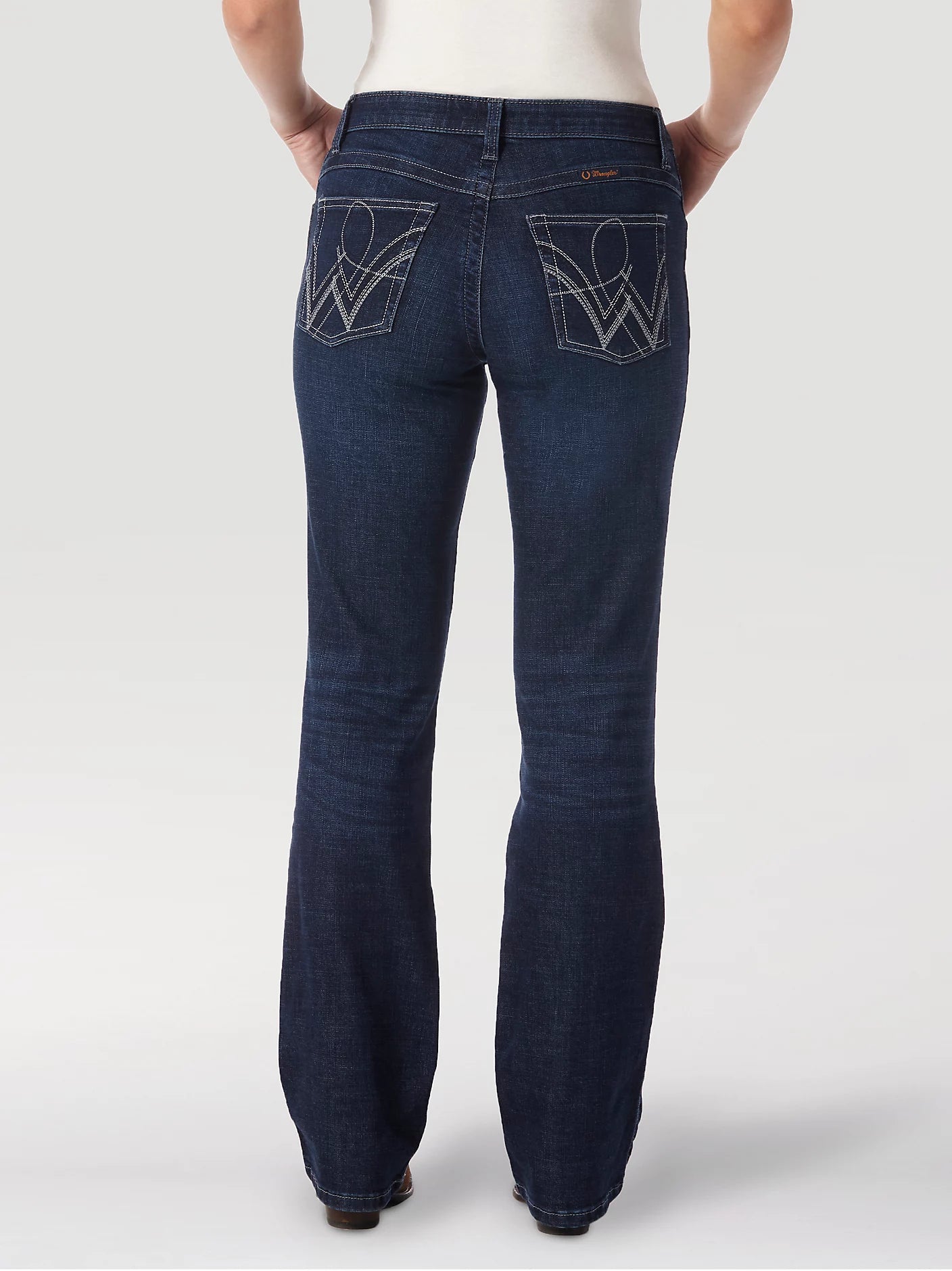 Wrangler Women's Ultimate Riding Q-Baby Mid Rise Boot Cut Jean