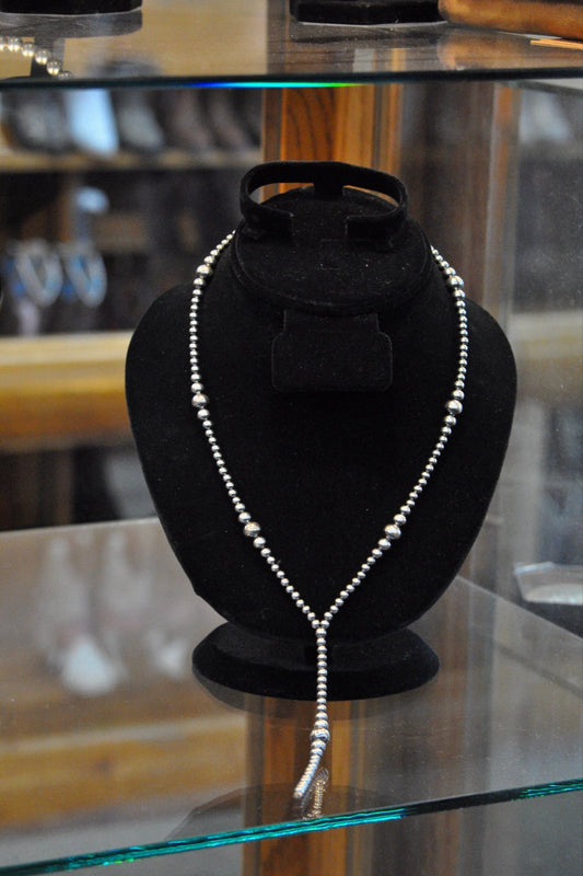Lariat graduated sterling silver pearl
